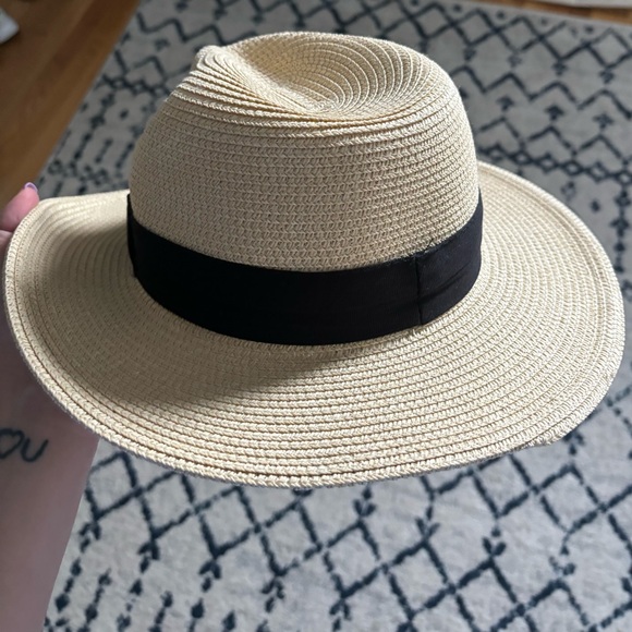 Sun Hat 👒 - Picture 2 of 5